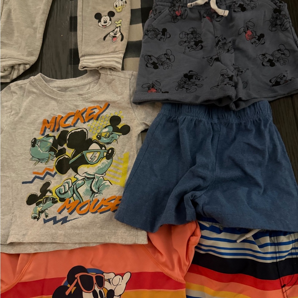 Mickey Mouse boys lot of 4 24 months and 2T outfits like new condition. - Picture 6 of 9